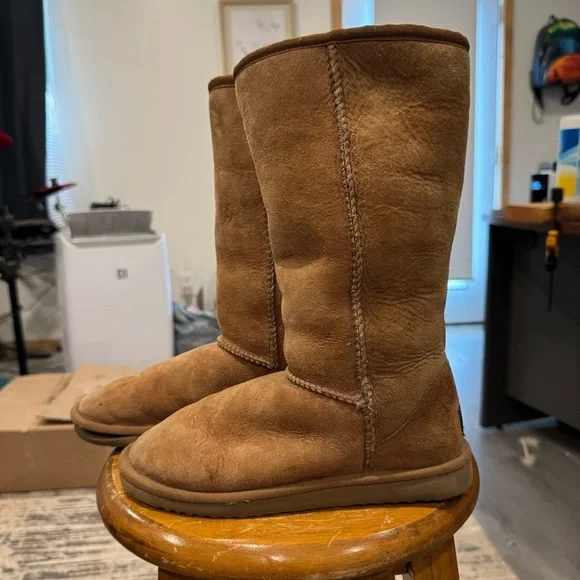 UGG Classic Tall US Women’s Chestnut Boots, size 5, Pre Owned 5815 - Picture 5 of 9